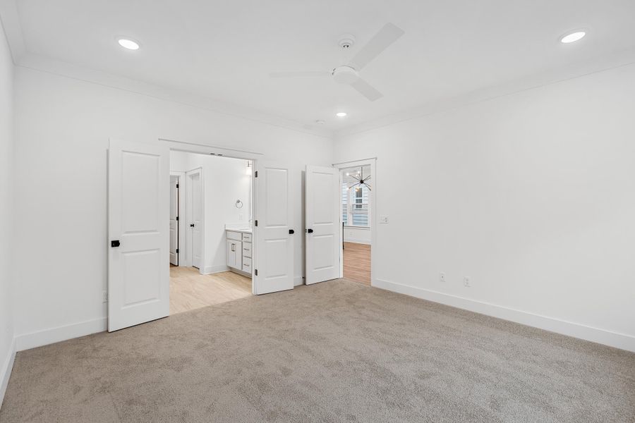 Spacious, unfurnished interior of a new home in Sweetgrass Station, Summerville (Image 20).
