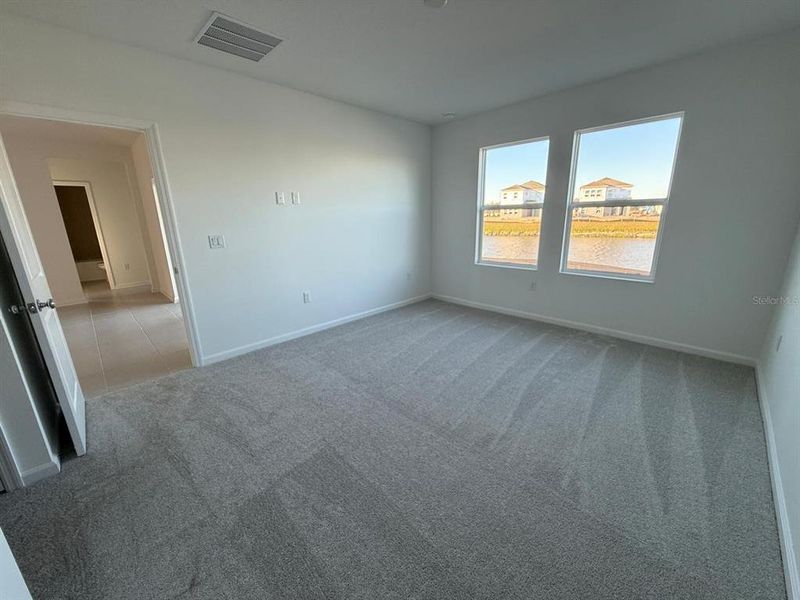Spacious, unfurnished interior of a new home in , Kissimmee (Image 37).