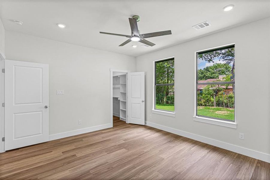 Spacious, unfurnished interior of a new home in , Granbury (Image 20).