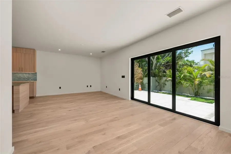 Spacious, unfurnished interior of a new home in , Sarasota (Image 62).