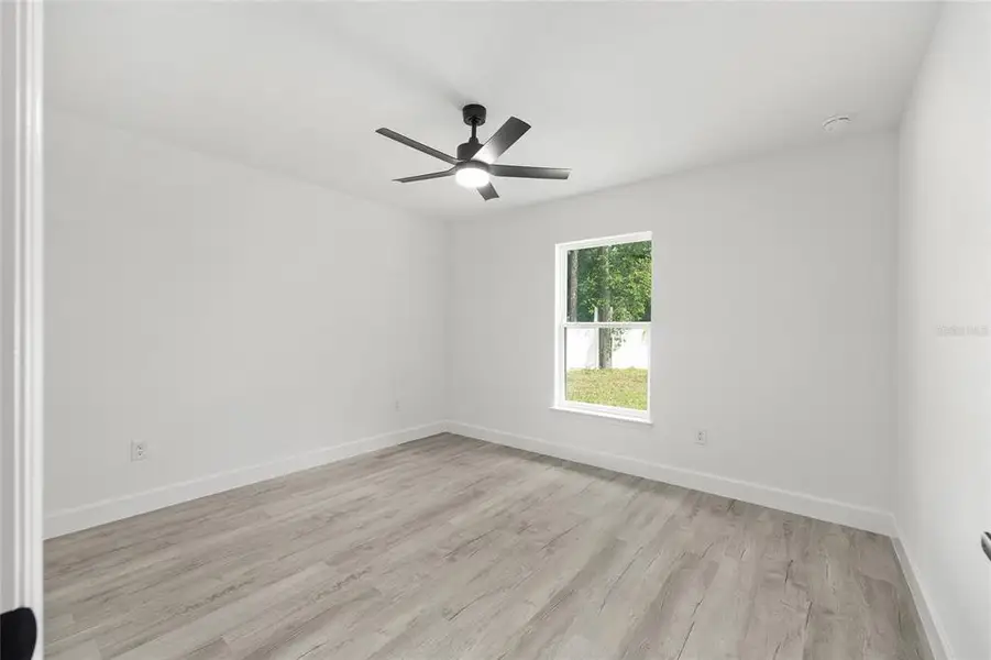 Spacious, unfurnished interior of a new home in , Ocala (Image 25).