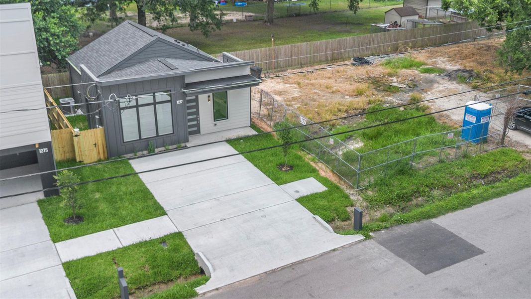Front exterior of a new home in , Houston, TX, highlighting curb appeal (Image 1). Front exterior of a new home in , Houston, TX, highlighting curb appeal (Image 1).
