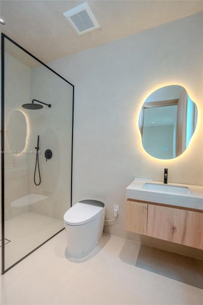 Furnished interior view inside a new home in , Fort Lauderdale (Image 7).