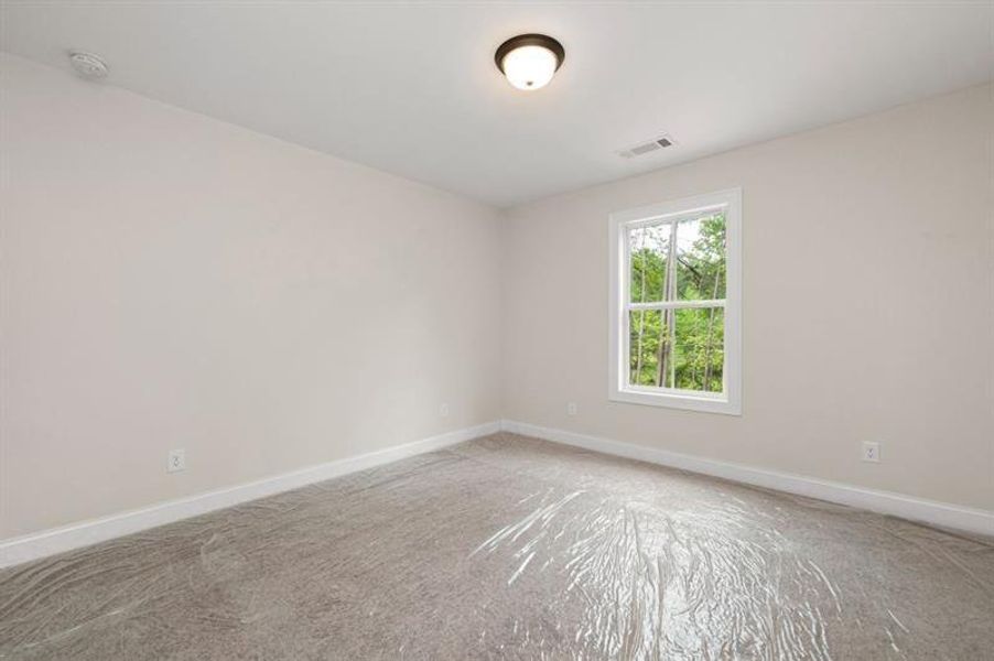 Spacious, unfurnished interior of a new home in , Dallas (Image 26).