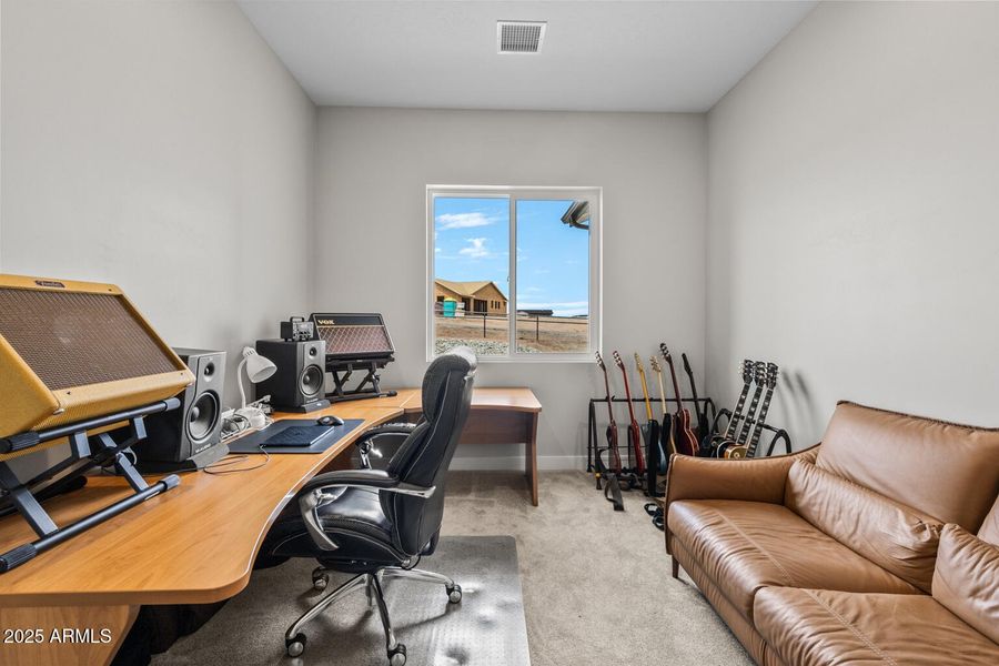 Office/Den Office/Den