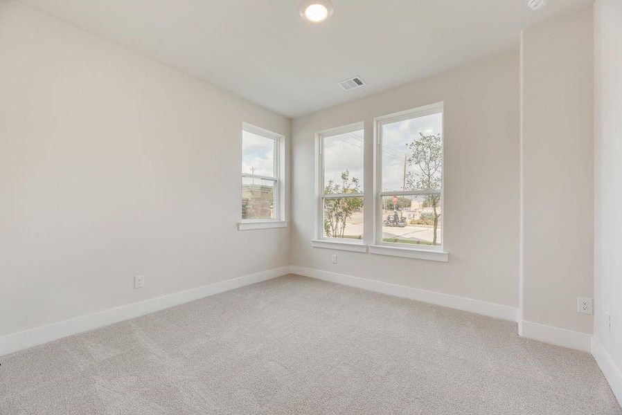 Spacious, unfurnished interior of a new home in Lake Forest, McKinney (Image 27). Spacious, unfurnished interior of a new home in Lake Forest, McKinney (Image 27).