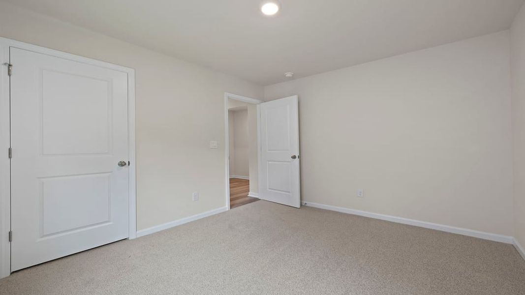 Spacious, unfurnished interior of a new home in Cedar Gap, Fountain Inn (Image 25).