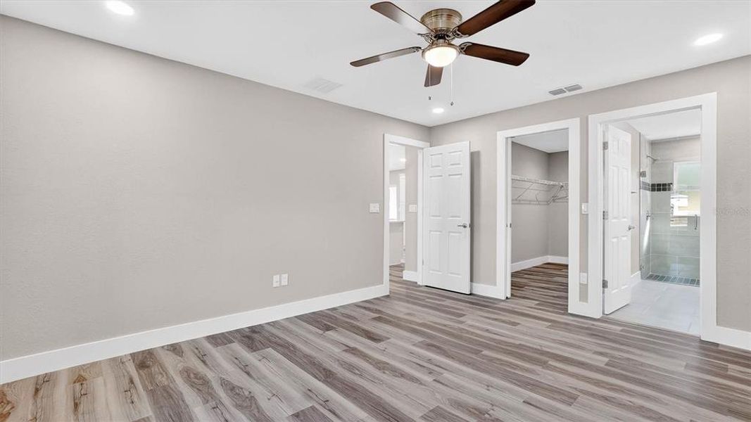 Spacious, unfurnished interior of a new home in , Citrus Springs (Image 25).