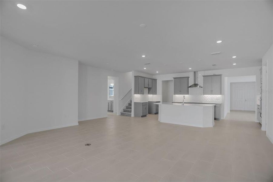 Spacious, unfurnished interior of a new home in Angeline, Land O' Lakes (Image 38).