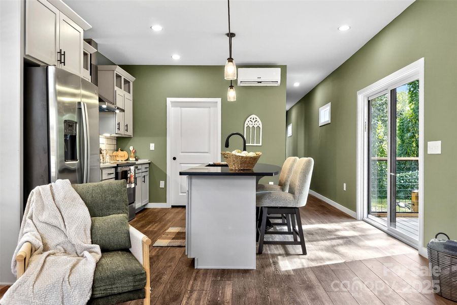 Furnished interior view inside a new home in , Marion (Image 12).