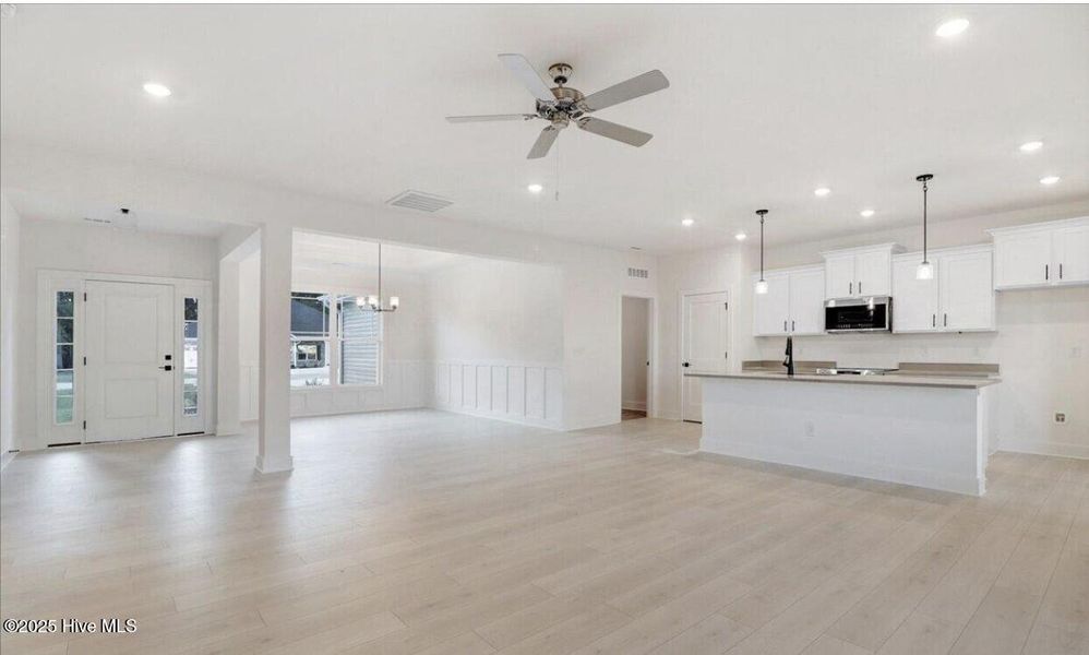Spacious, unfurnished interior of a new home in Patriots Pointe, Jacksonville (Image 6).
