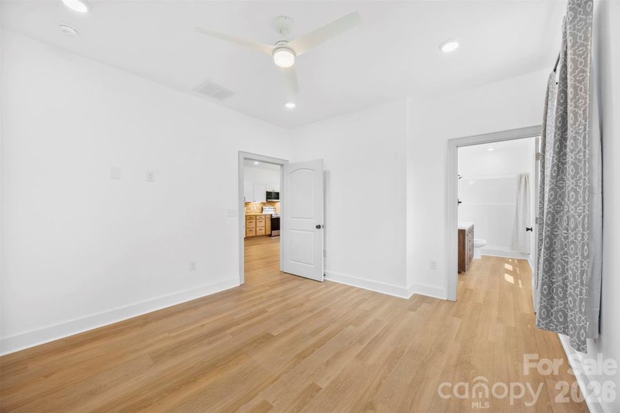 Spacious, unfurnished interior of a new home in , Dallas (Image 21). Spacious, unfurnished interior of a new home in , Dallas (Image 21).