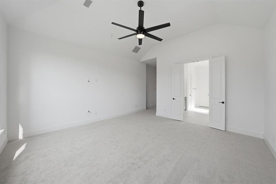 Spacious, unfurnished interior of a new home in Estates at Rockhill, Frisco (Image 24).