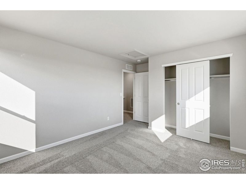 Spacious, unfurnished interior of a new home in Cordovan, Longmont (Image 22).