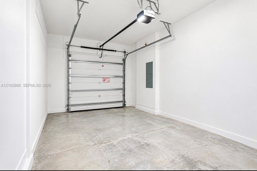 Spacious, unfurnished interior of a new home in , Boca Raton (Image 36).