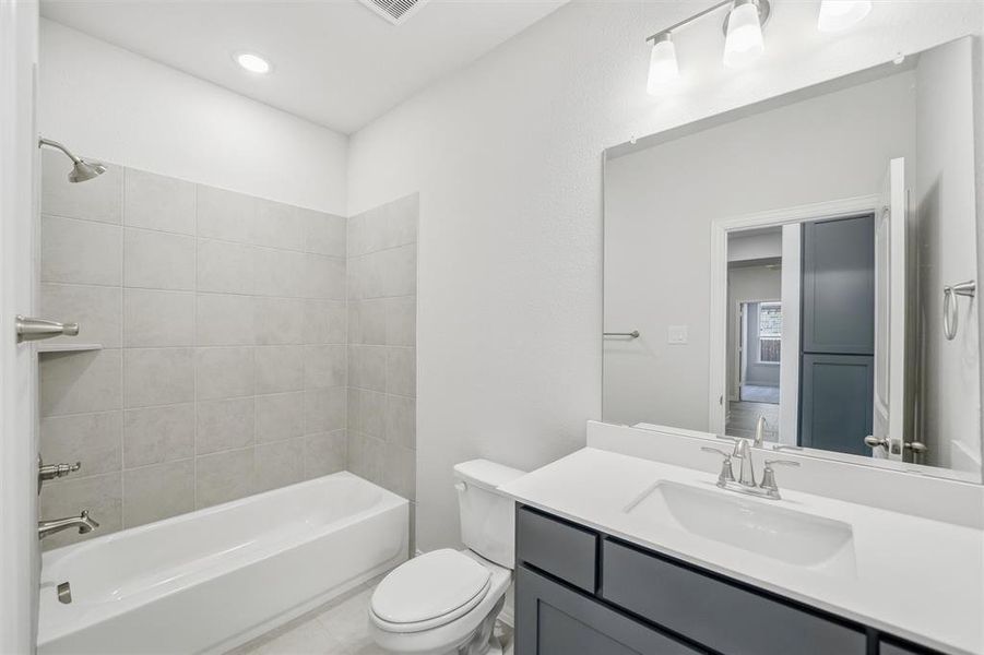 Furnished interior view inside a new home in Morningstar, Aledo (Image 8).