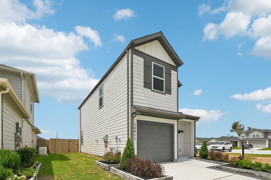 Image 23 of a home in Legacy Park.
