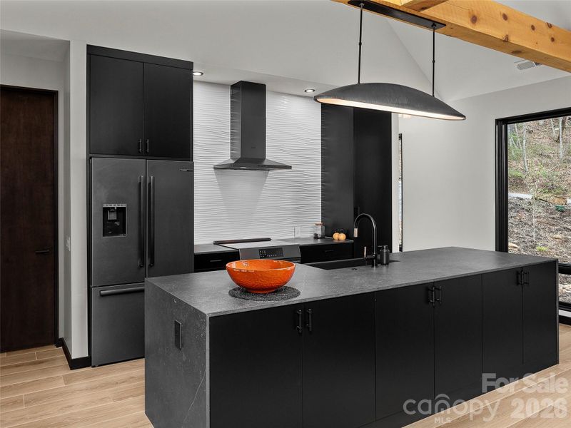 Modern Designed Kitchen with Dekton Countertops Modern Designed Kitchen with Dekton Countertops