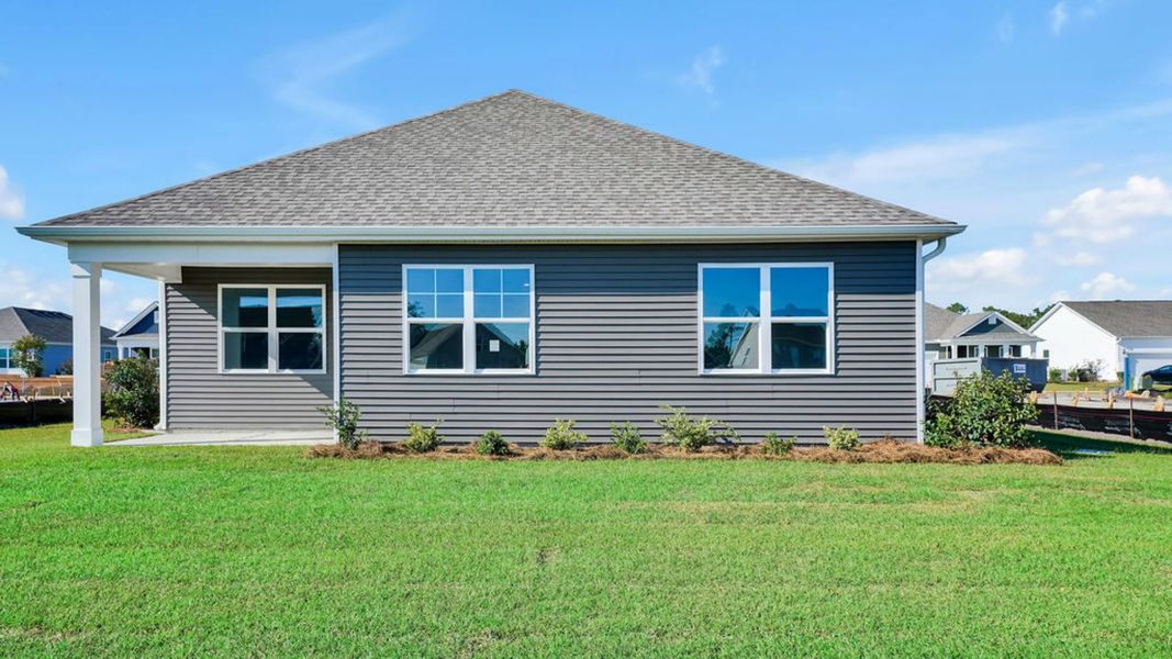 Representative exterior details of a home built from the ACADIA by D.R. Horton in Rolling Hills, Bolivia (Image 4).
