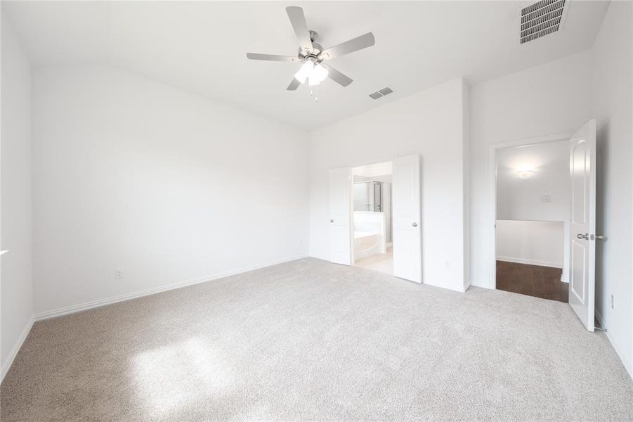 Spacious, unfurnished interior of a new home in Chalk Hill, Celina (Image 14). Spacious, unfurnished interior of a new home in Chalk Hill, Celina (Image 14).