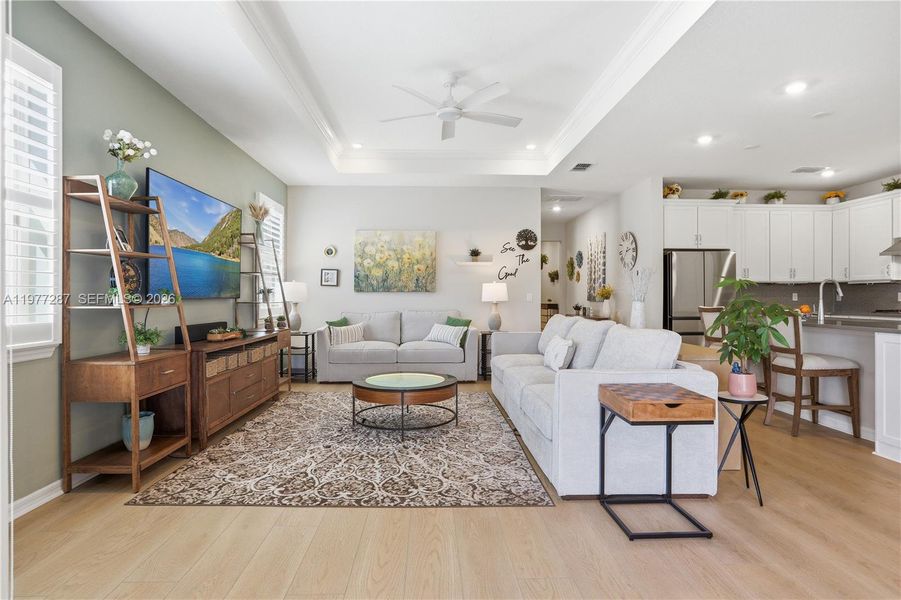 Furnished interior view inside a new home in Del Webb Minneola, Minneola (Image 29).