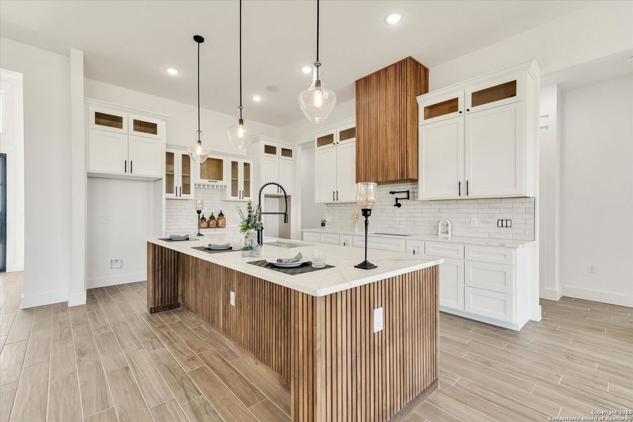 Furnished interior view inside a new home in , La Vernia (Image 10).