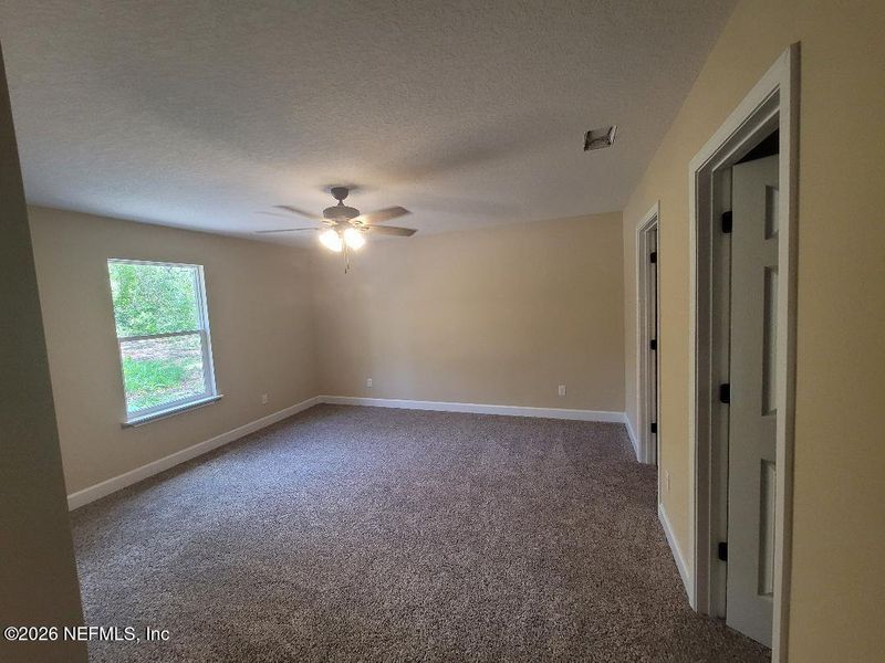 Spacious, unfurnished interior of a new home in , Keystone Heights (Image 10).