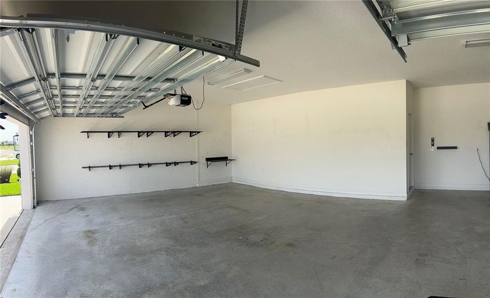 Spacious, unfurnished interior of a new home in , Parrish (Image 10).