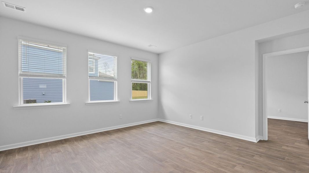 Representative unfurnished interior of a home built from the ARCHER-EXP by D.R. Horton in Lakeview at Kitfield, Moncks Corner (Image 18).