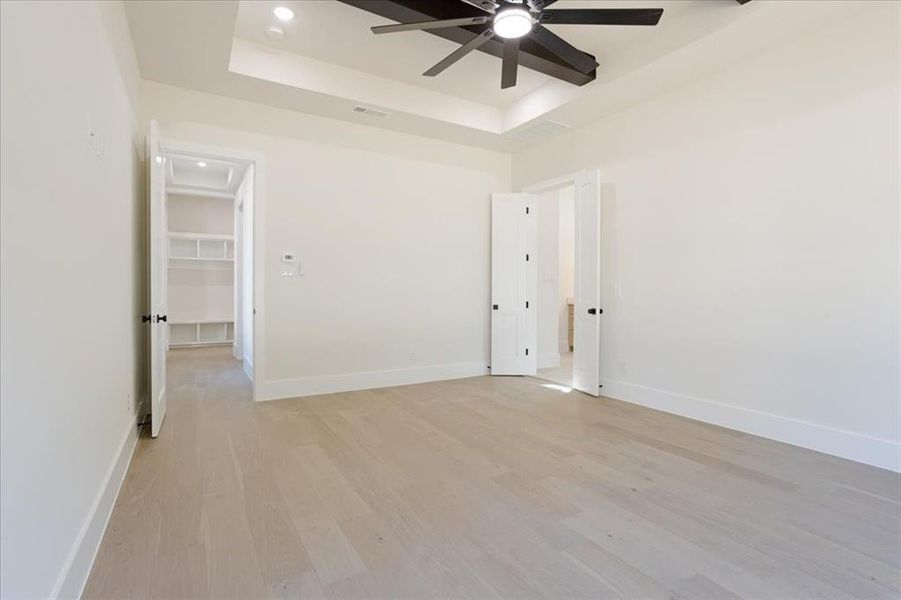 Spacious, unfurnished interior of a new home in , Denison (Image 21).