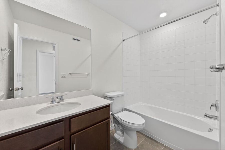 Furnished interior view inside a new home in Parterre, Thornton (Image 9).