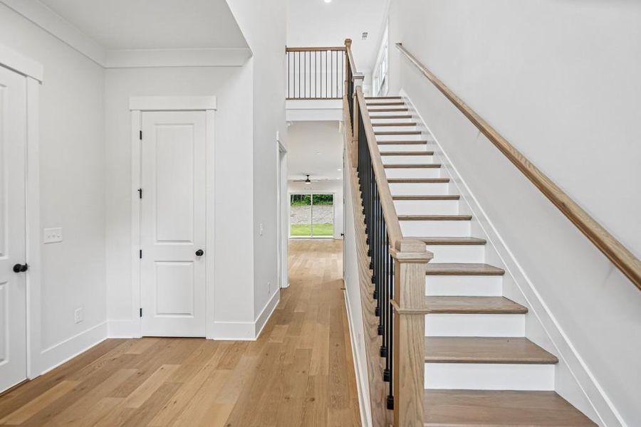 Spacious, unfurnished interior of a new home in Arden on Lanier, Cumming (Image 26).