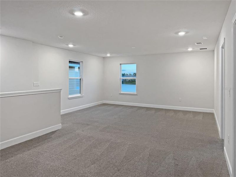 Spacious, unfurnished interior of a new home in , St. Cloud (Image 7).