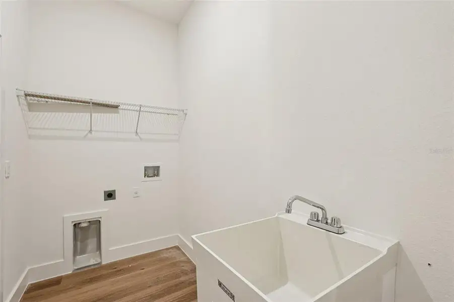 Image 36 of a home in .