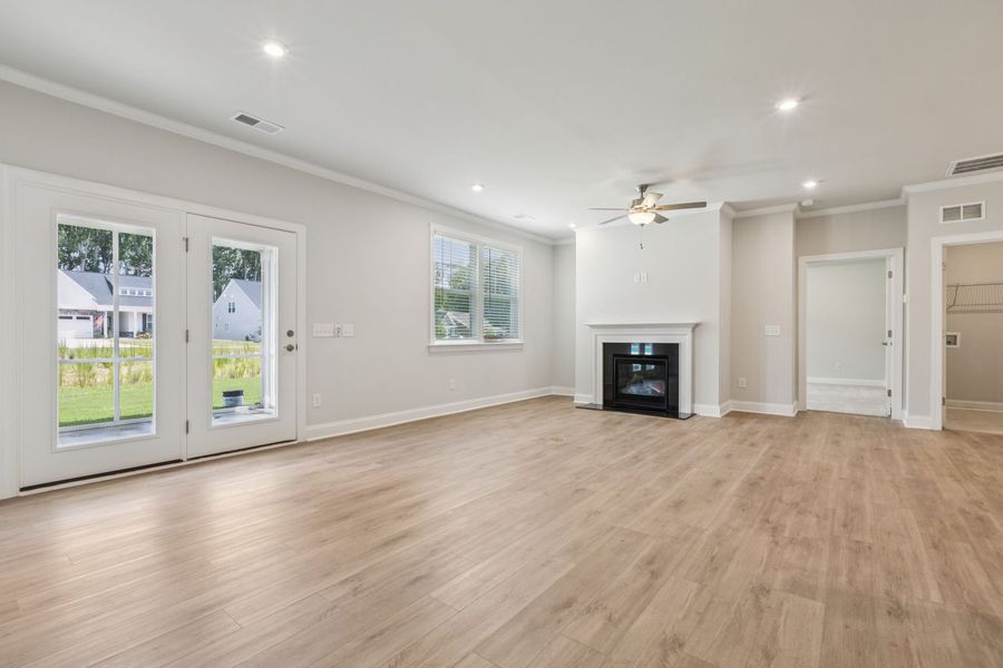 Spacious, unfurnished interior of a new home in The Beacon at Old Peachtree Single Family Homes, Lawrenceville (Image 399).