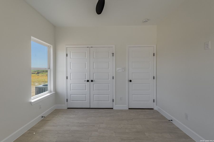 Spacious, unfurnished interior of a new home in , Eagle Pass (Image 19).