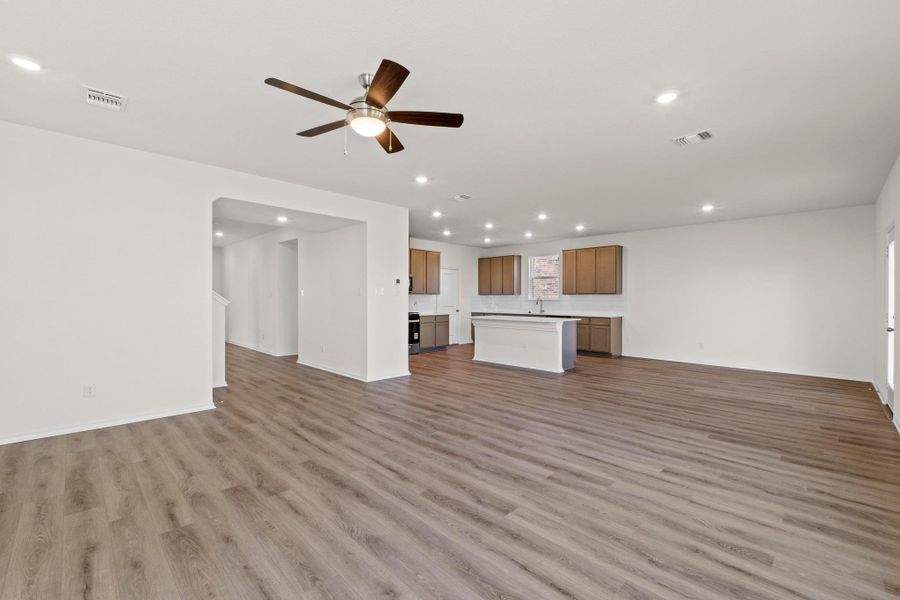 Spacious, unfurnished interior of a new home in Salerno - Heritage Collection, Round Rock (Image 15). Spacious, unfurnished interior of a new home in Salerno - Heritage Collection, Round Rock (Image 15).