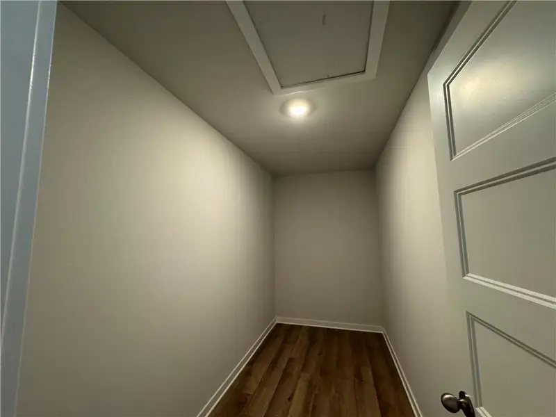 Spacious, unfurnished interior of a new home in Rosewood Lake Preserve, Hoschton (Image 18).