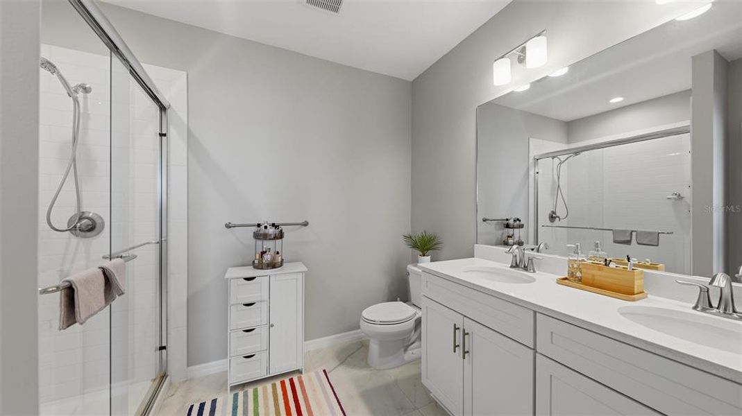 Furnished interior view inside a new home in , Sarasota (Image 40).