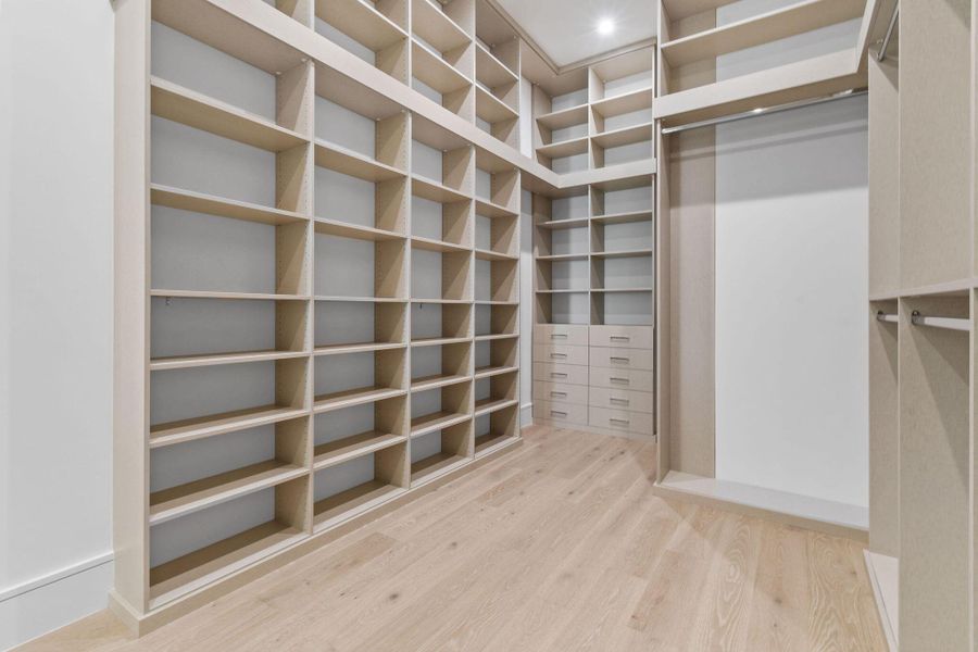 Spacious, unfurnished interior of a new home in , North Palm Beach (Image 24).