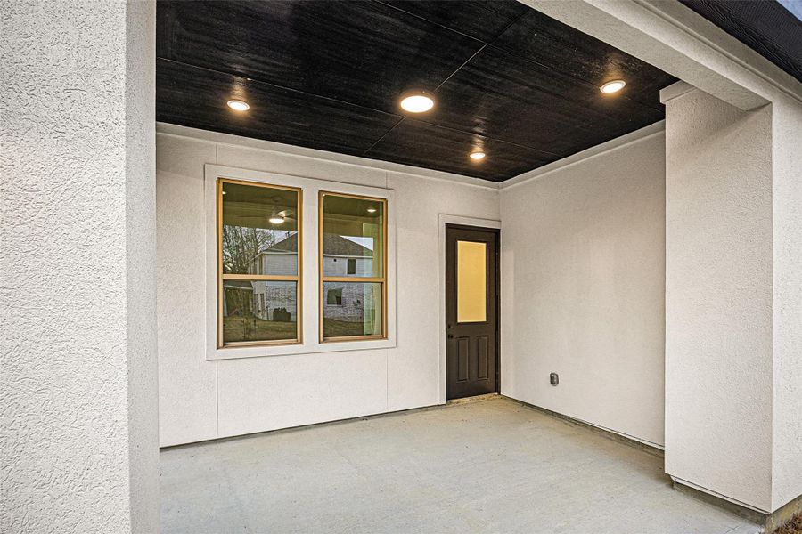 Exterior details and patio area of a home in , Dayton (Image 21).