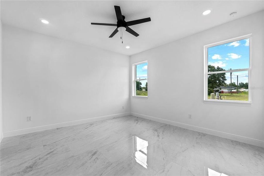 Spacious, unfurnished interior of a new home in , Dunnellon (Image 16).