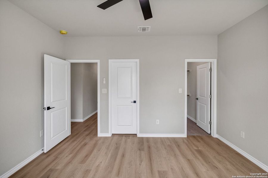 Spacious, unfurnished interior of a new home in , Elmendorf (Image 33).