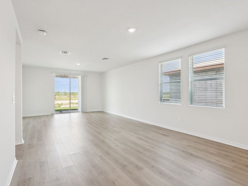 Spacious, unfurnished interior of a new home in Crosswinds - Classic Series, Haines City (Image 9).