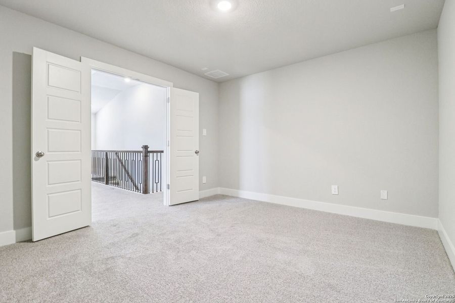 Spacious, unfurnished interior of a new home in Thomas Pond, San Antonio (Image 27). Spacious, unfurnished interior of a new home in Thomas Pond, San Antonio (Image 27).