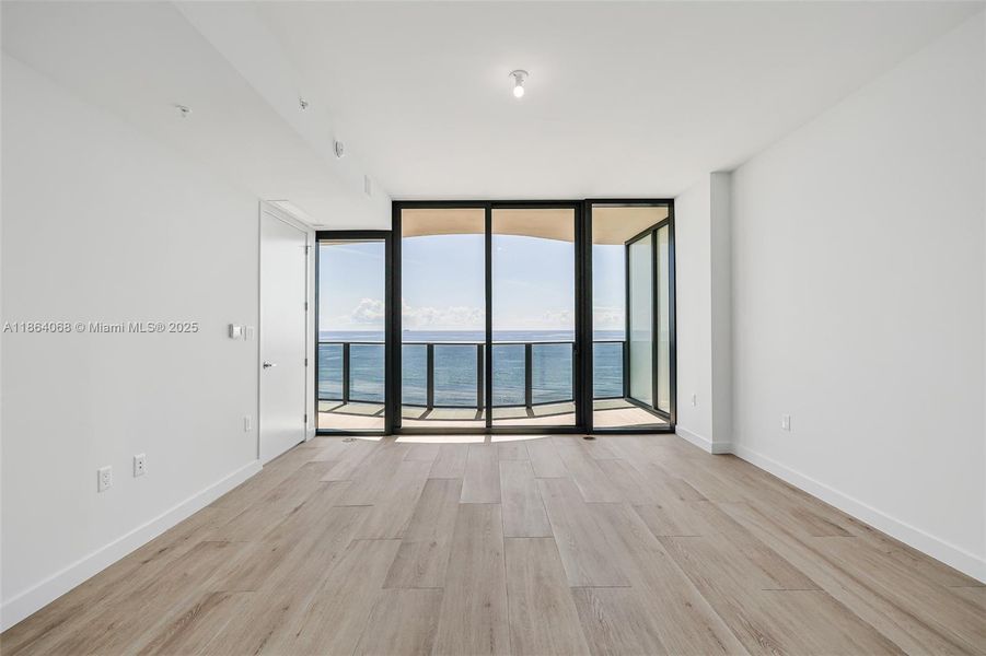 Spacious, unfurnished interior of a new home in , Pompano Beach (Image 37). Spacious, unfurnished interior of a new home in , Pompano Beach (Image 37).