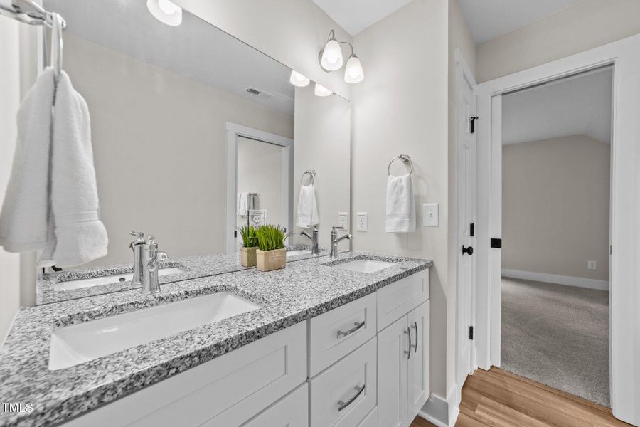 412 N Green - J and J Bath