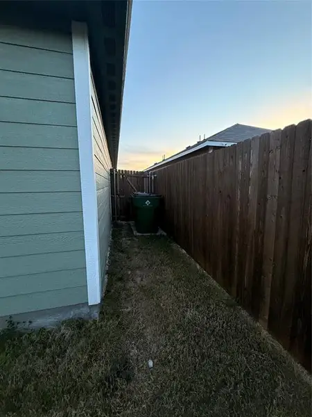 Exterior details and patio area of a home in Eastland, Crandall (Image 3).