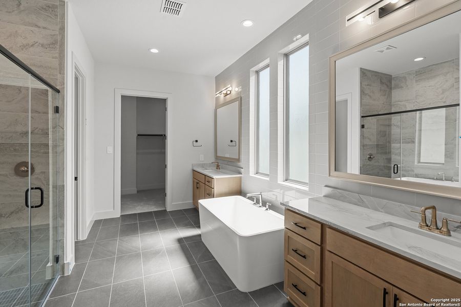 Furnished interior view inside a new home in Esperanza - 70', Boerne (Image 6). Furnished interior view inside a new home in Esperanza - 70', Boerne (Image 6).