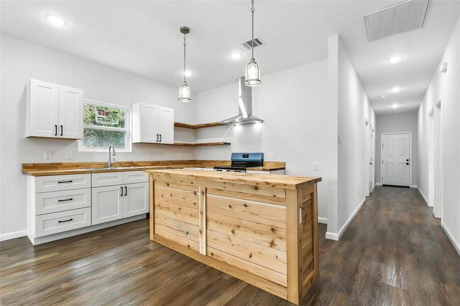 Furnished interior view inside a new home in , Granbury (Image 6). Furnished interior view inside a new home in , Granbury (Image 6).
